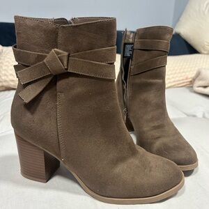 American Eagle Outfitters Brown Ankle Booties